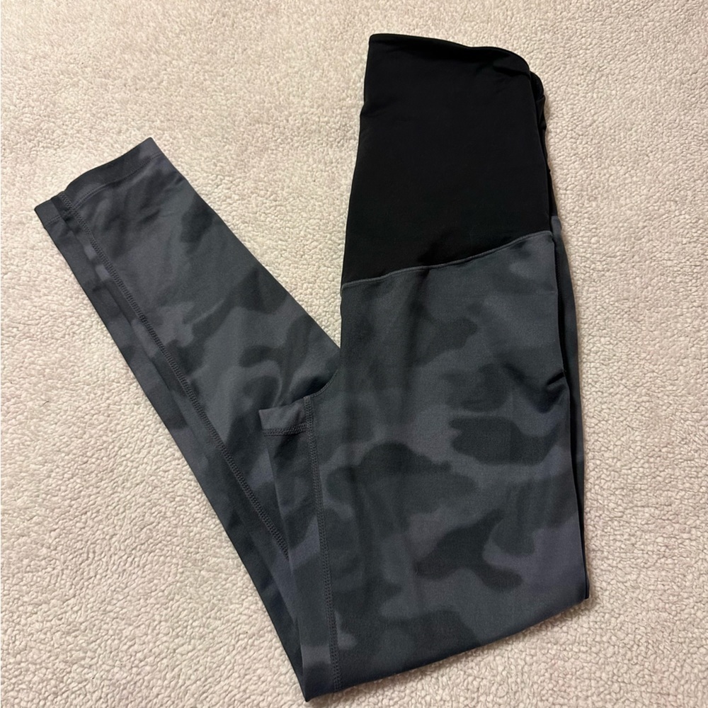 Zella Live In Maternity 7/8 Legging Gray Camo Over the Belly Comfy Sporty - Picture 11 of 11
